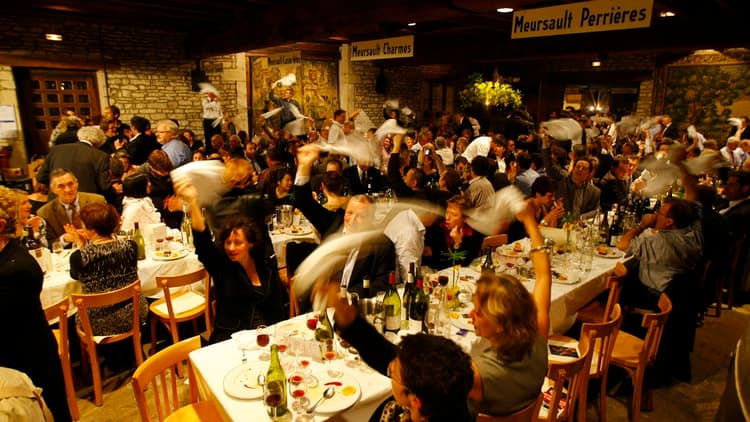 Paulee-de-Meursault-banquet