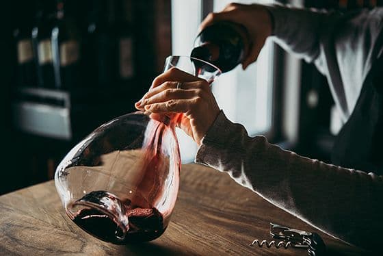 Le service des vins et la dégustation Le service des vins et la dégustation