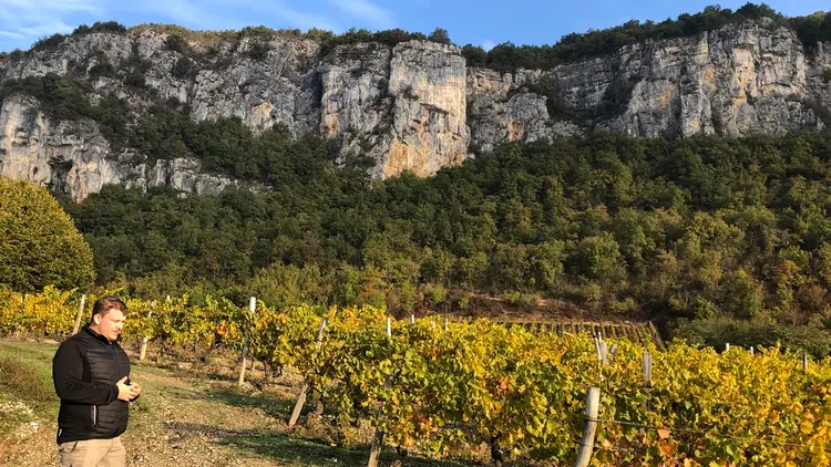 Clément Bartschi dans sa parcelle Manicle Bugey