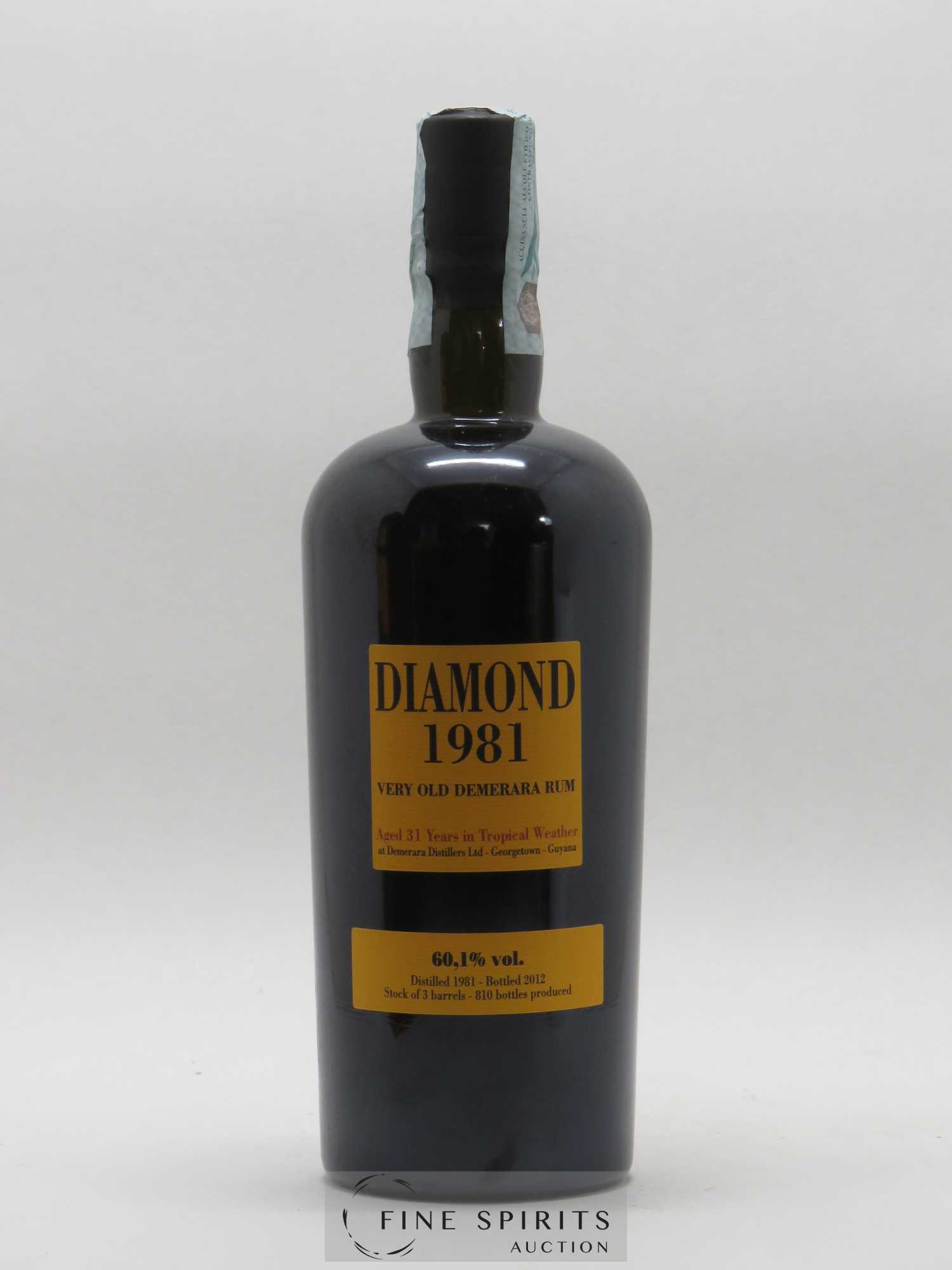 Diamond 31 years 1981 Velier Barrels S W Casks n°10537-36-39 - 810 bottles - bottled in 2012 - Posten von 1 Flasche - 1